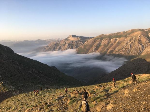 تلاش تیم‌ امدادی برای یافتن گروه کوهنوردی اصفهان در ایلام ادامه دارد