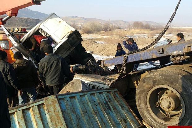 برخورد تریلر با کامیون در جاده زنجان یک قربانی گرفت