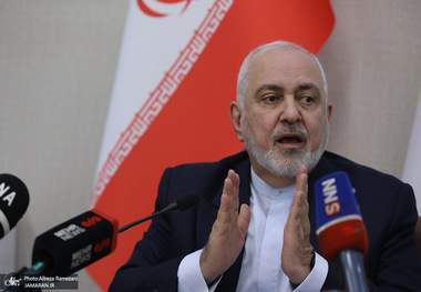 ظریف: از من خواستند که بروم نه اینکه استعفا بدهم/ تابعیت آمریکا و گرین کارت ندارم/ امروز حتی خود آمریکایی‌ها می‌گویند این اسرائیل است که ایالات متحده را کنترل می‌کند/ دشمنی اسرائیل علیه کشورهای عربی است نه ایران