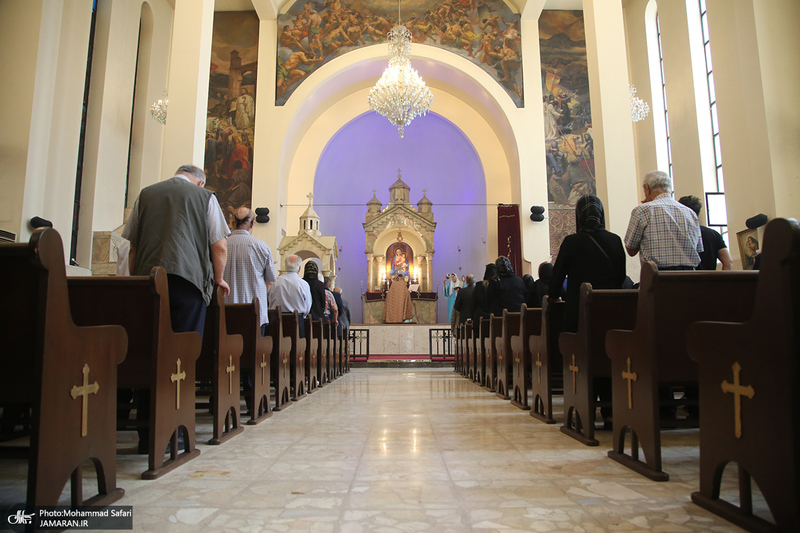 مراسم بزرگداشت امام خمینی (س) در کلیسای «سرکیس مقدس»