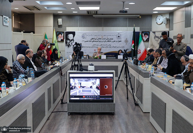 لگنهاوزن: مشارکت زنان توسط امام خمینی(س) تشویق شد