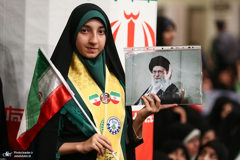 دیدار دانش‌آموزان و دانشجویان با رهبر معظم انقلاب