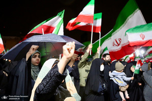 بيست و پنجمين شب اجتماع پرشور مردمى در میدان ونک