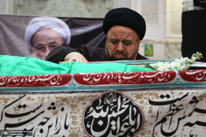 مراسم وداع با پیکر آیت الله محمد امامی کاشانی