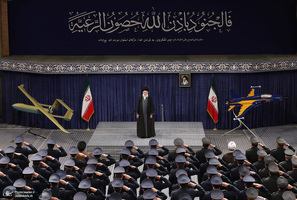 دیدار جمعی از فرماندهان نیروی هوایی و پدافند هوایی ارتش با رهبر معظم انقلاب