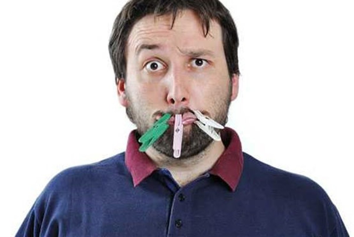 بوی بد دهان ناشی از چیست؟