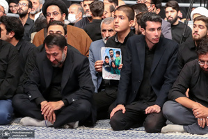 آخرین شب مراسم عزاداری حضرت اباعبدالله الحسین (ع) در حسینیه امام خمینی