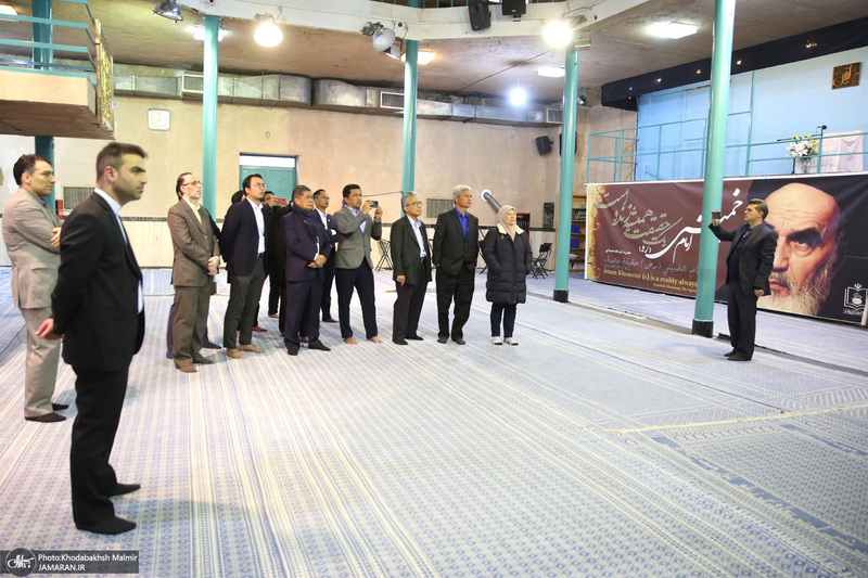 بازدید محمد بن سیو وزیر کشاورزی  و امنیت غذایی کشور مالزی از  بیت امام خمینی (س) در جماران