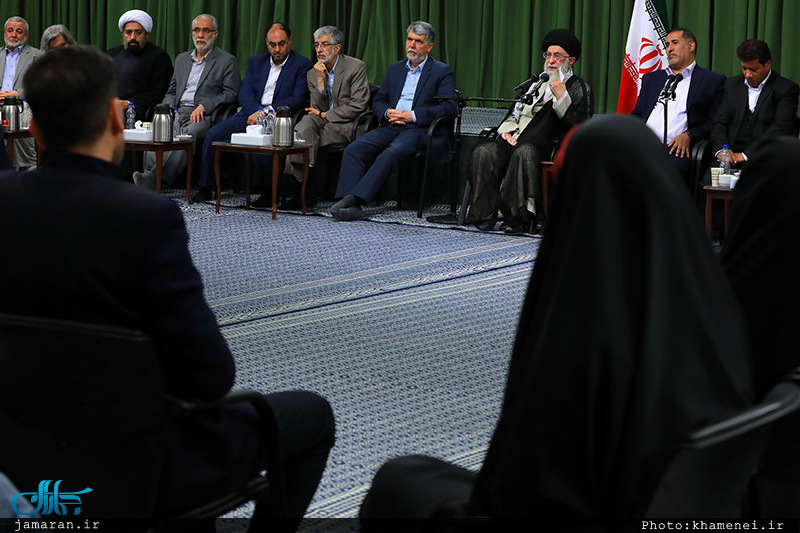 دیدار جمعی از شاعران و اهالی فرهنگ و ادب با رهبر معظم انقلاب