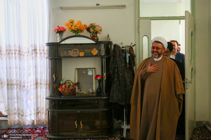 حضور رییس موسسه تنظیم و نشر آثار امام خمینی در گلزار شهدای خمین