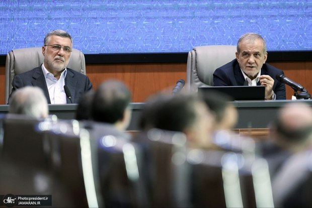 پزشکیان: کار خود را به مذاکرات گره نزده‌ایم، اما معتقدم رفع تنش دستاوردهای زیادی دارد/  امروز عامل ترور در دنیا رژیم صهیونیستی است/ سلامت مردم فقط در دارو و درمان خلاصه نمی‌شود