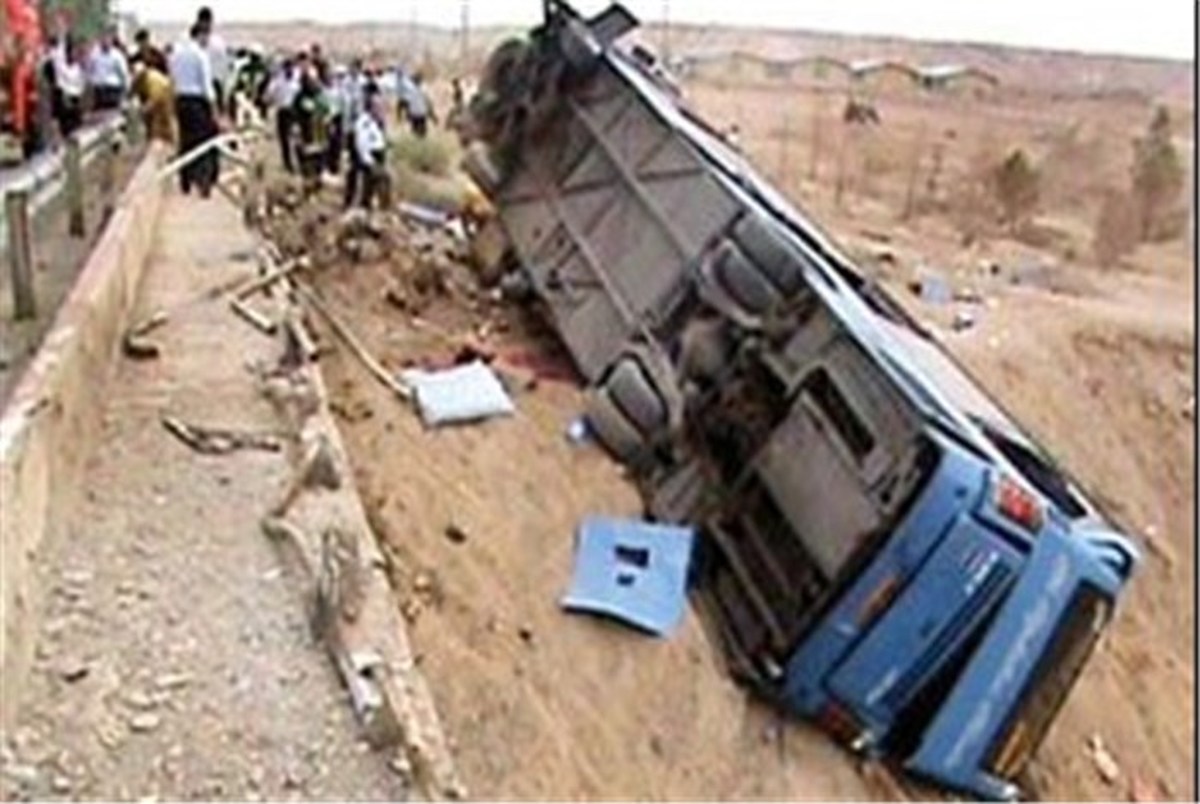 آخرین اخبار از واژگونی اتوبوس دانش‌آموزان/ وزیر آموزش و پرورش به داراب می رود