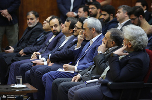 مراسم روز دانشجو در دانشگاه شریف با حضور وزیر اقتصاد/ علی مدنی‌زاده