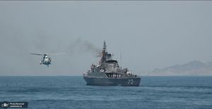 مراسم رژه دریایی ارتش بر کرانه خلیج فارس و در تنگه هرمز