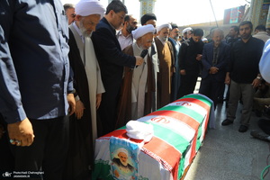 تشییع مرحوم آیت الله عباسعلی سلیمانی (ره) در حرم مظهر حضرت معصومه (س)