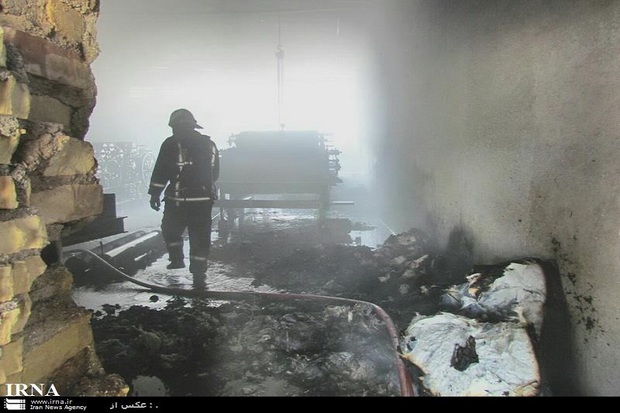 آتش سوزی کارگاهی تولیدی در کاشان مهار شد