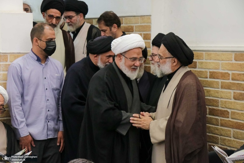 حضور آیت الله سید حسن خمینی در مراسم وداع با آیت الله العظمی شبری زنجانی (ره)