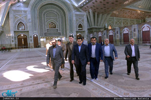 ادای احترام وزیر کشور عراق به مقام شامخ حضرت امام 