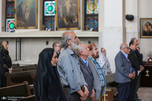 مراسم بزرگداشت امام خمینی (س) در کلیسای «سرکیس مقدس»