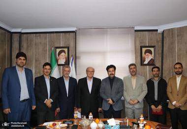 نشست اعضای هیات رییسه سازمان نظام صنفی رایانه‌ای با معاون رییس‌جمهور/ حسین‌زاده: روستا به یک پلتفرم جهانی و فراگیر نیاز دارد/ حوزه رایانه‌ای و فناوری اطلاعات مانند بخش‌های دیگر باید در قبال مردم روستا و مناطق محروم، نگاهی به مسئولیت اجتماعی داشته باشد