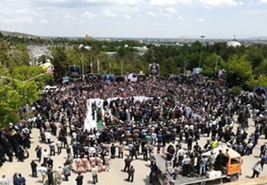 پیکر مرحوم حجت الاسلام حسنی در جوار یادمان شهدا ارومیه آرام گرفت   عکس