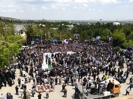 پیکر مرحوم حجت الاسلام حسنی در جوار یادمان شهدا ارومیه آرام گرفت   عکس