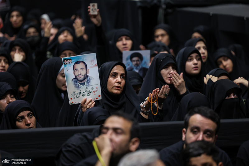 اولین شب مراسم عزاداری ماه محرم در جوار محل عروج ملکوتی قائد شهید انقلاب