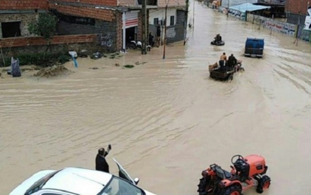 بسیجیان کنگان عازم مناطق سیل زده خوزستان شدند