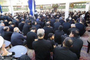 مراسم عزاداری ظهر عاشورا در دفتر آیت‌الله العظمی صانعی(ره)