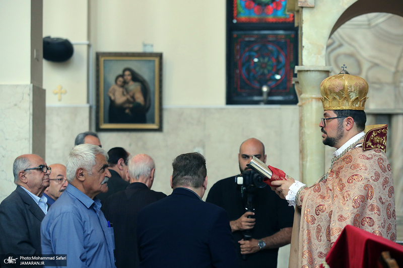 مراسم بزرگداشت امام خمینی (س) در کلیسای «سرکیس مقدس»