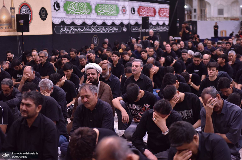 عزاداری ظهر عاشورا در حرم مطهر امام خمینی (س)