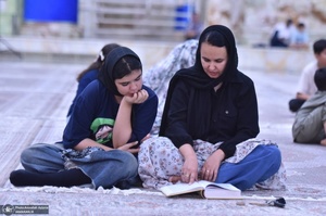 مراسم دعای پرفیض کمیل در حرم امام خمینی (س)