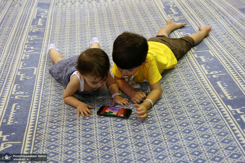 بازدید جمعی از قاریان کشور آفریقا و جمعی از گردشگران لبنانی از بیت امام خمینی در جماران