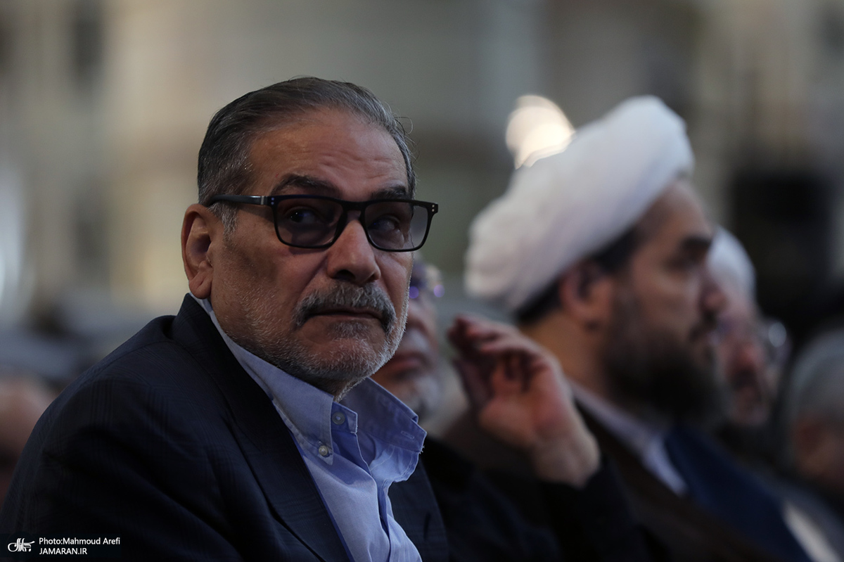 شمخانی: جمهوری اسلامی تجربه جنگ مستقیم با اسرائیل را نداشت/ هنوز موشک‌هایی داریم که به کار گرفته نشده‌اند