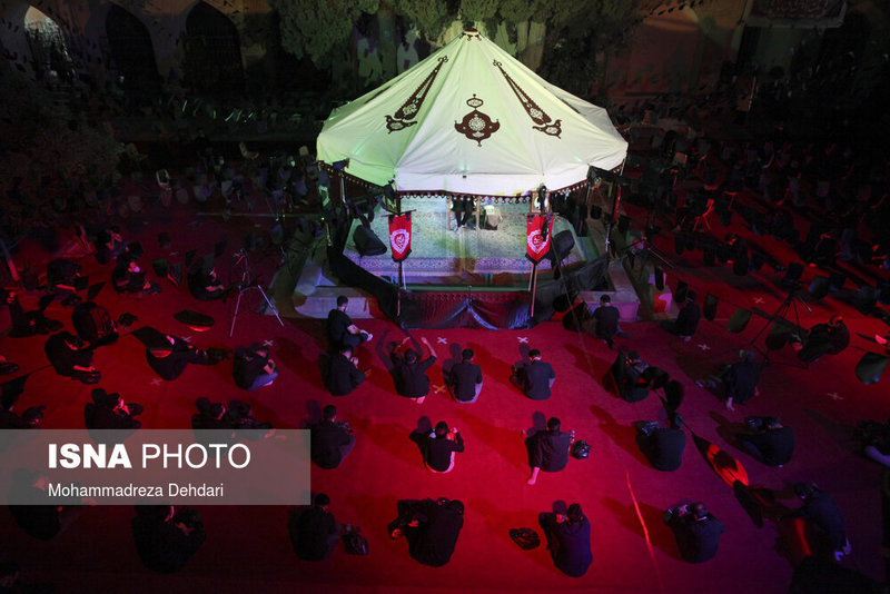 عزاداری شب چهارم محرم در مجاورت ارگ کریمخانی
