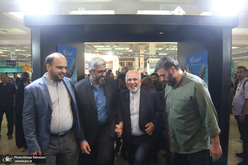 غرفه موسسه تنظیم و نشر آثار امام خمینی (ره) در سی و ششمین نمایشگاه کتاب تهران-3