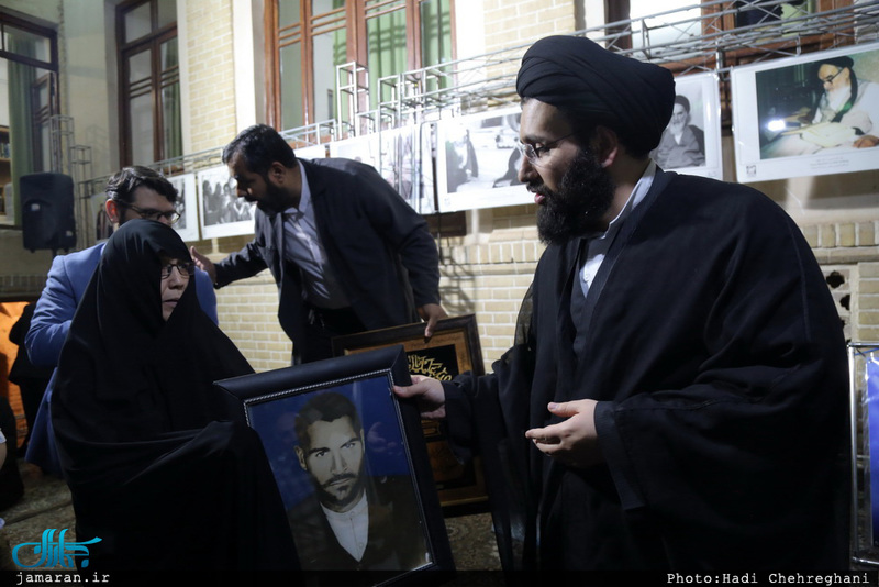 مراسم بزرگداشت خانواده های شهدای 15 خرداد و مدافع حرم توسط سید علی خمینی