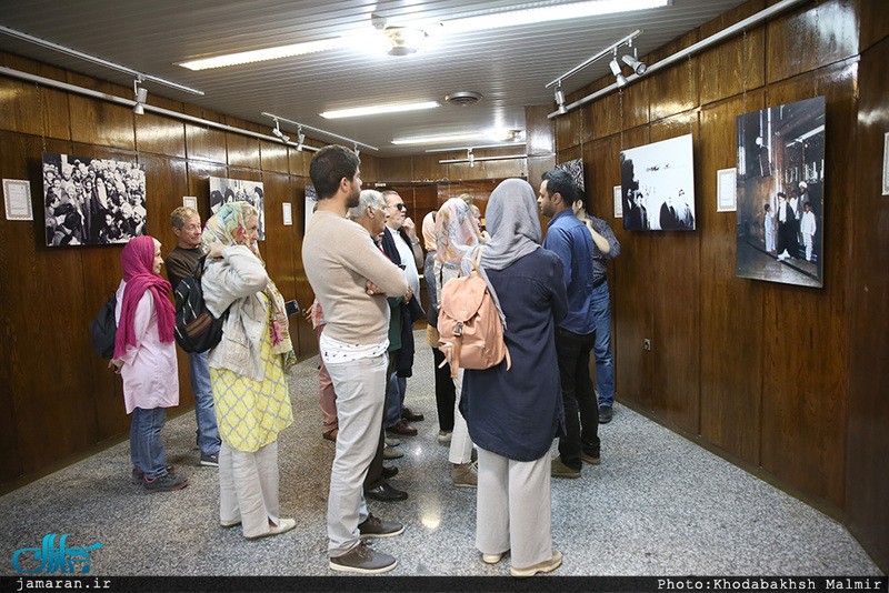 بازدید گردشگران خارجی از کشور پرتغال از بیت امام خمینی (س) از جماران