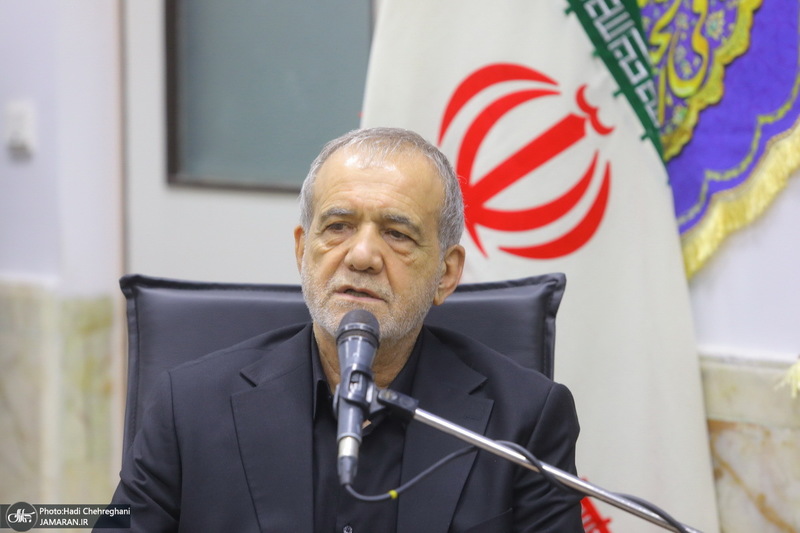 سفر رئیس جمهوری به قم و دیدار با مراجع و علما -1