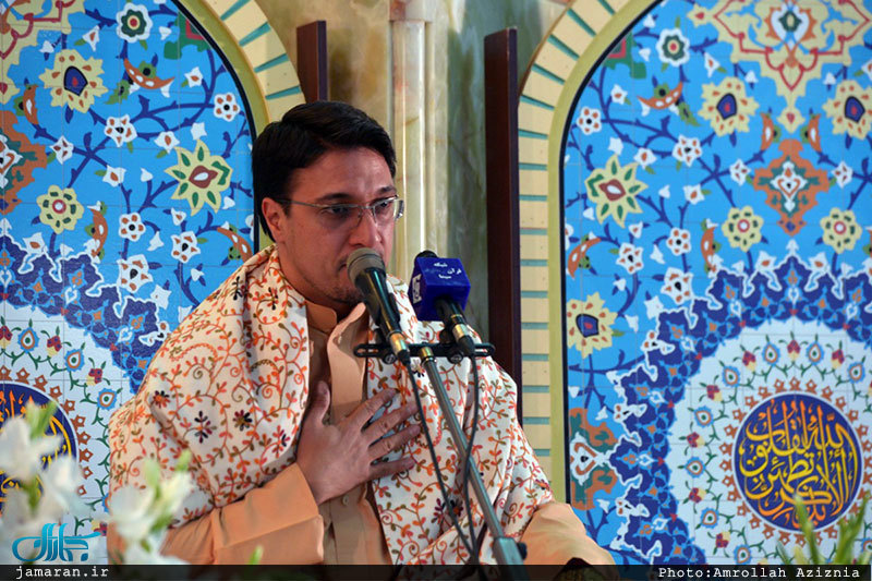 محفل انس با قرآن شرکت کنندگان در سی و چهارمین دوره مسابقات بین المللی قرآن در حرم مطهر امام خمینی(س) 