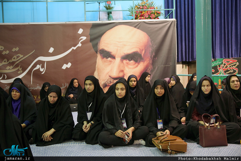 تجدید میثاق نمایندگان نهمین دوره مجلس دانش آموزی با آرمانهای امام راحل (ره)