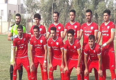 پرسپولیس گناوه صدرنشین لیگ را شکست داد