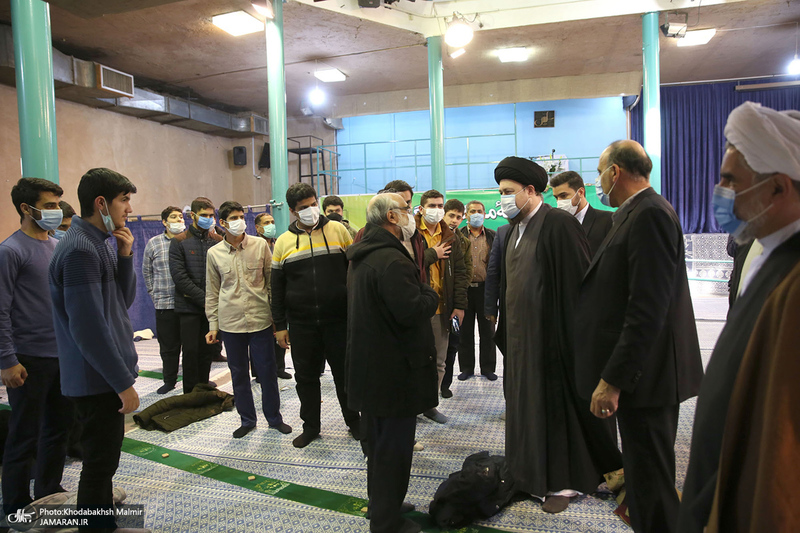 دیدار جمعی از دانش آموزان دبیرستان پسرانه علوم و معارف اسلامی شهید مطهری تهران با سید حسن خمینی