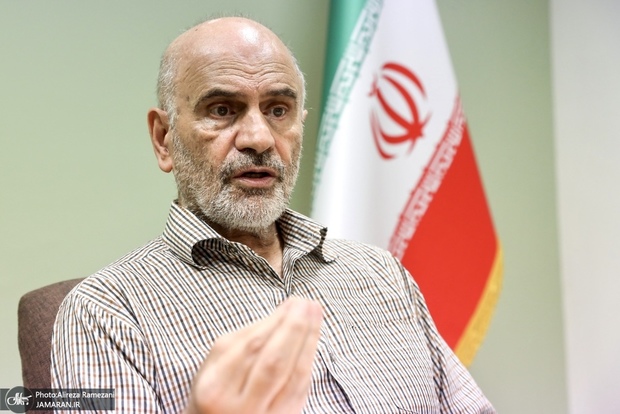 فرشاد مومنی: کارنامه اقتصادی دوره جنگ، افتخارآمیز است/ چرا تصور می‌شود سوق‌دادن مردم به سوداگری ارز و سکه، حمایت از آنهاست؟/ بازی با نرخ ارز، تولید را به بازار ربا سوق می‌دهد