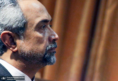 گلایه‌های تلخ معاون اقتصادی روحانی/ نهاوندیان: پشت جبهه در دوره جنگ اقتصادی، رزمندگانش را رها کرد/دولت نباید به مشکلات ناشی از جنگ اقتصادی اشاره می‌کرد؛در این‌صورت تحریم کننده متوجه می‌شد که سیاست‌هایش در ایران جواب داده/مردم هم از فشار به دولت مطلع نشدند