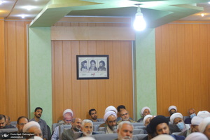 نشست تبیین مکتب امام خمینی با عنوان «جایگاه زن در مکتب فقهی امام(س)»