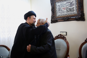 حضور آیت الله سید حسن خمینی در منزل شهید سرلشگر سید عبدالرحیم موسوی
