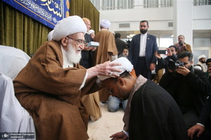 عمامه گذاری طلاب در روز عید مبعث توسط مراجع عظام تقلید‎‎