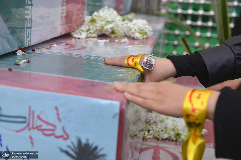 تشییع پیکر مطهر 18 شهید گمنام دفاع مقدس در حرم امام خمینی