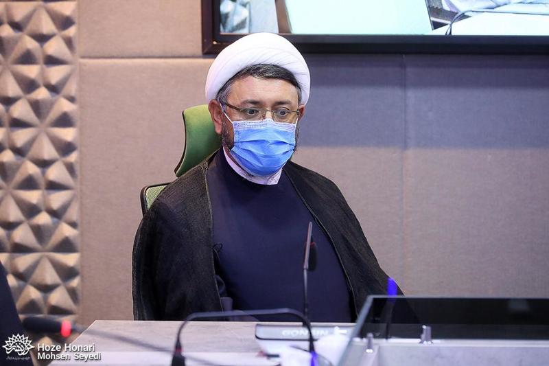 بازديد سرپرست موسسه تنظیم نشر آثار امام خمینی(س) از نمايشگاه عکس و نقاشی حوزه هنری